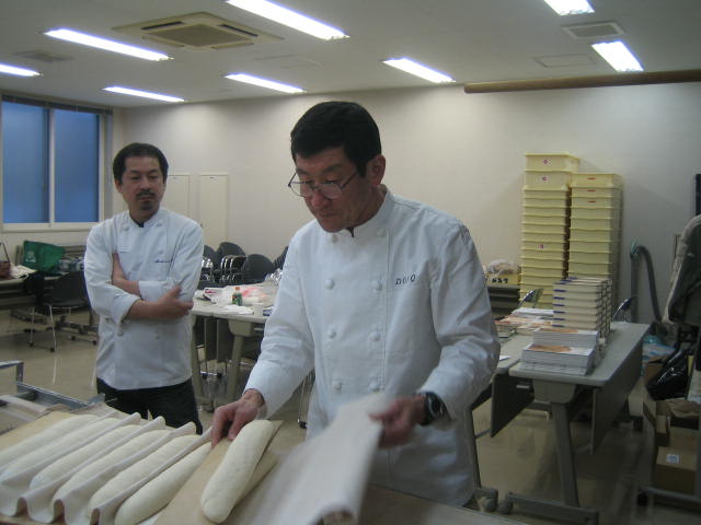 N43° 仁瓶利夫氏 特別講演会 : Bon Pain! N43° 仁瓶利夫氏 特別講演会 : Bon Pain!