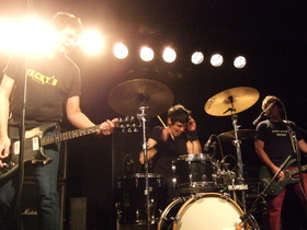 2011010107ShellacAtTheGarage07s