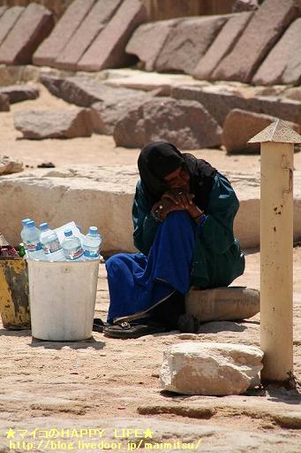 お水売りの女性