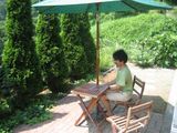 パラソル設営中