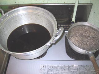 4.たれを準備。同時にしらたきの下ごしらえを。.jpg