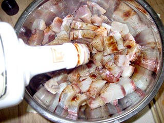 2b.醤油を入れます.jpg