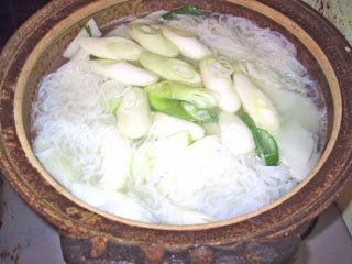 06水炊き鳥鍋鍋炊き.jpg