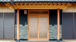 玄関ポーチ