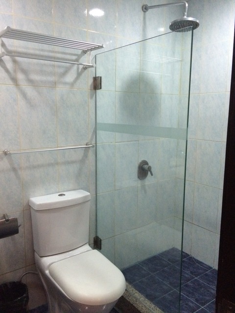 orchard-cebu-hotel-suite_shower