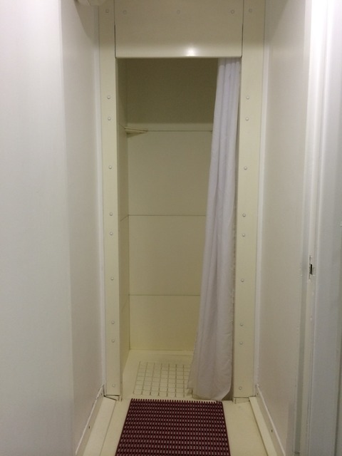 BowdenCourt_showerroom
