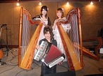 女性3人で