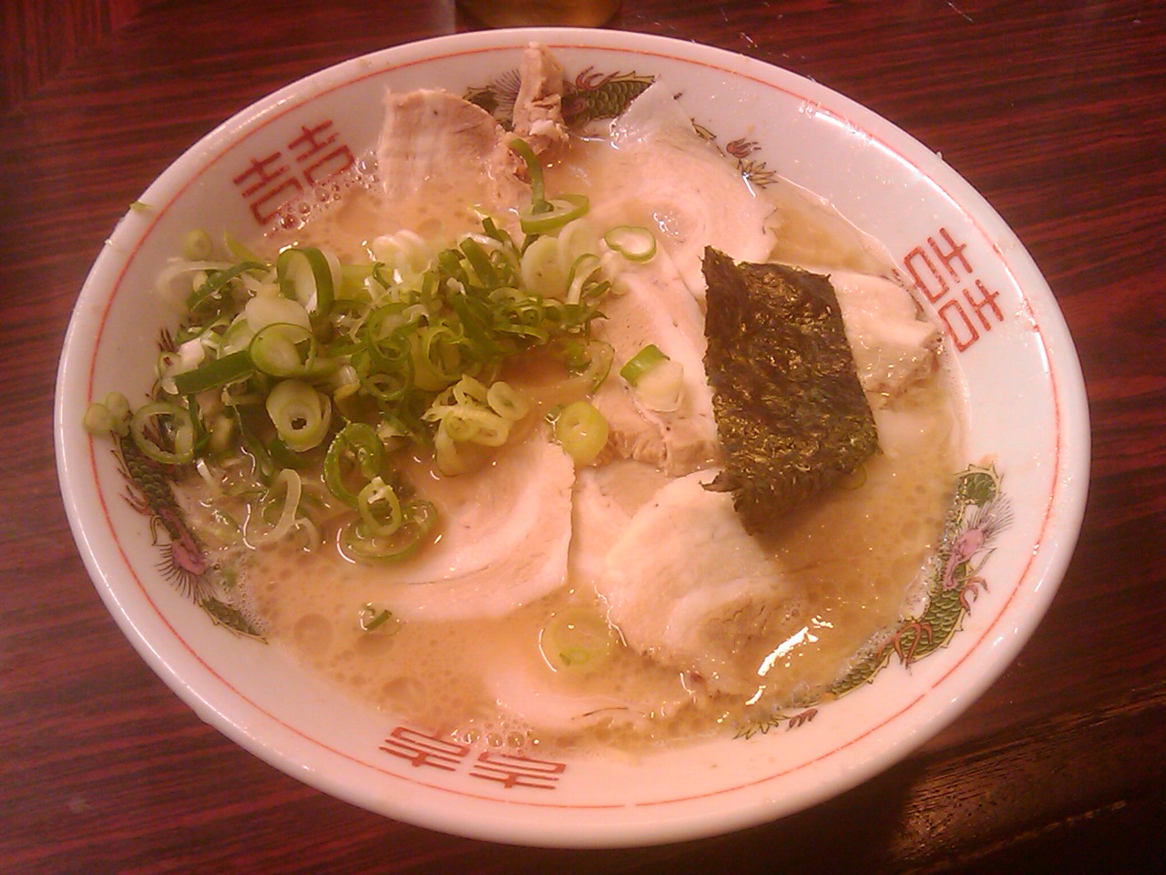 とんぱーれ チャーシューメン 800円 <br>
やっぱりここのラーメンは好きだわさっ。