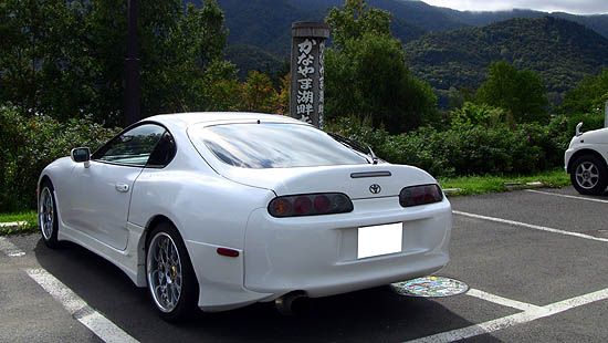 スープラとかなやま湖