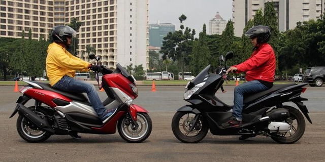 1740285Honda-PCX-Vs-Yamaha-NMAX-2780x390