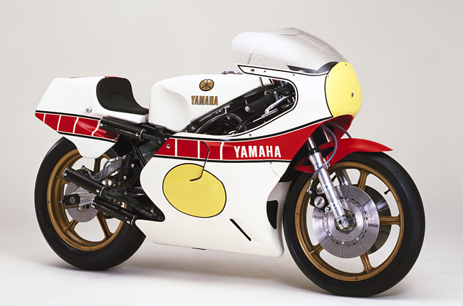 pic_gallery_yzr500_0w45_01