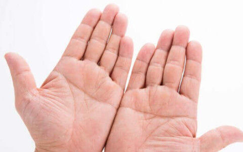 生命線がおかしなことになってるんだけど手相わかるやついる？