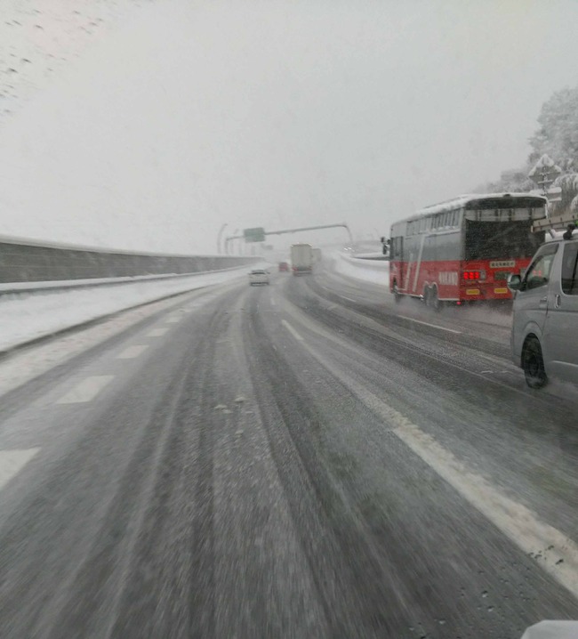 ま雪