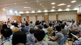 超満席の会場