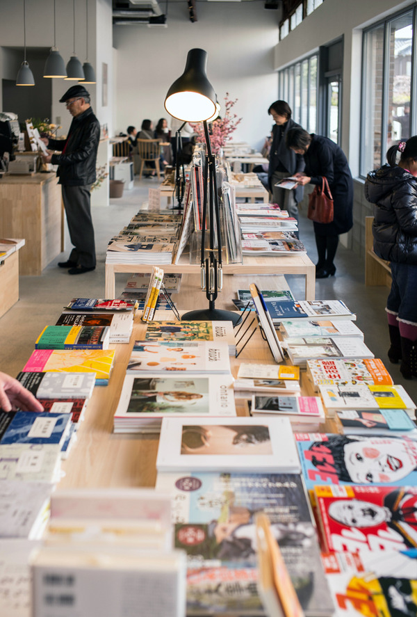 MINOU BOOKS AND CAFE