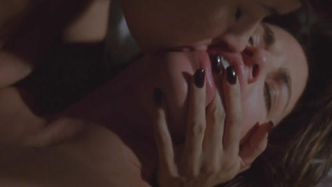 Jennifer Tilly Lesbian Sex Scene 99