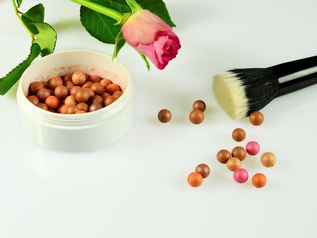 cosmetics-2109963_640