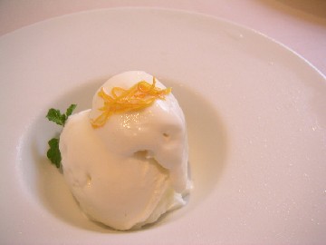 オレンジの蜂蜜とリコッタチーズのジェラート