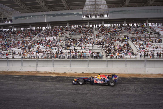 カルン・チャンドック、F1韓国GPサーキットをデモ走行