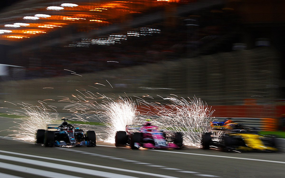 ハミルトンが3台(アロンソ、オコン、ヒュルケンベルグ)を一気に抜く:2018年F1バーレーンGP