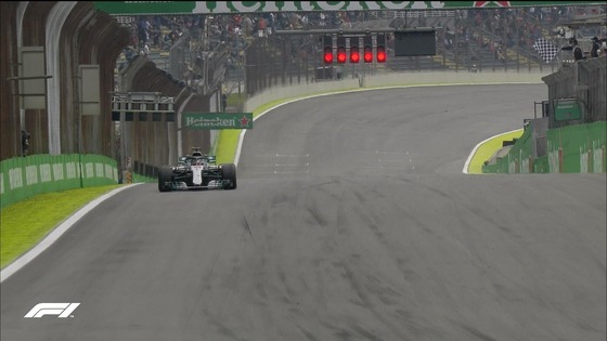 チェッカー・フラッグが振られる:2018年F1ブラジルGPフリー走行2回目
