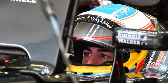 【希少品】2010 フェルナンド・アロンソ フェラーリ オリジナルバイザー フェルナンド・アロンソ（フェラーリ） | autosport web