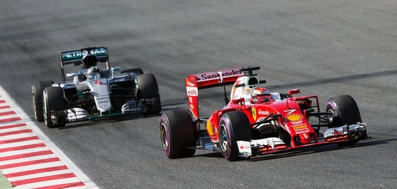 キミ・ライコネン、ニコ・ロズベルグ(2016年3月バルセロナF1テスト)