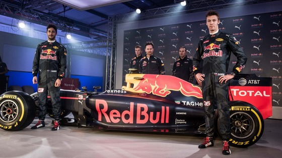 レッドブル、F1カラーリングを発表: 2016年F1