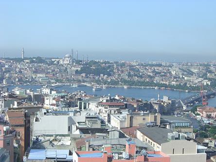 塀の中からみたトルコ2。