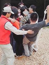 ターザンして島に飛び込む。