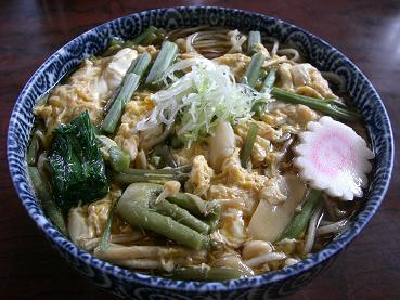 山菜とじそば。