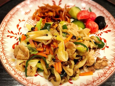 肉野菜炒め きゅうりの浅漬け ラディッシュの甘酢漬け