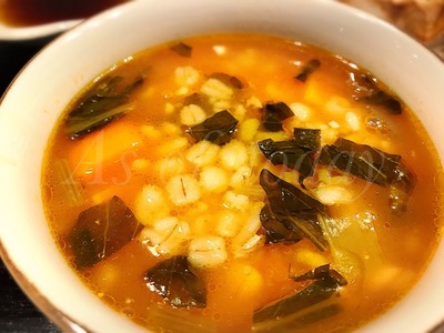 押し麦と野菜のスープ