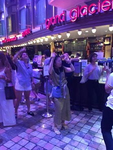 プロムナードで踊る四日目