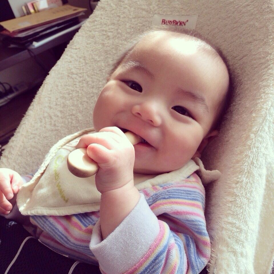 離乳食食べて満足げな息子氏