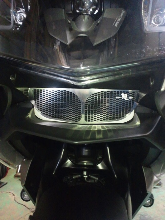BMW　K1600GTL オイルクーラーコアガード試作品