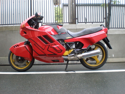 ＢＭＷ　Ｋ１　サイドビュー