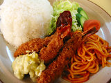 キッチンクック エビフライのランチ(画像は大盛りです)