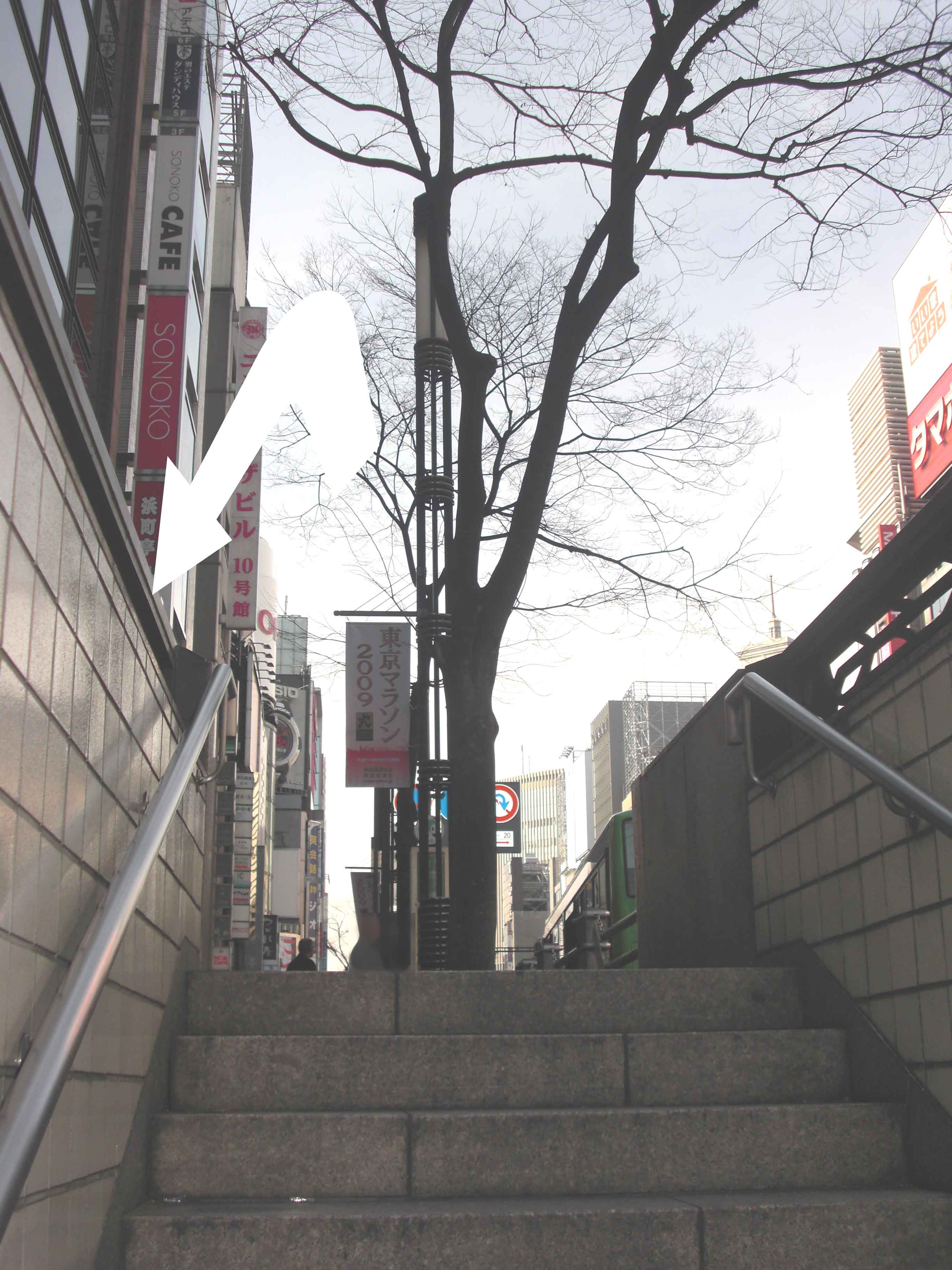 東銀座駅出口３