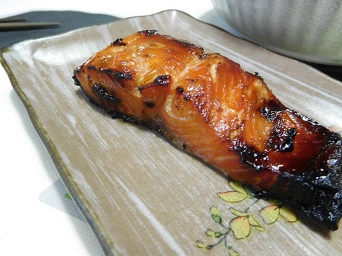 生鮭の醤油漬け焼き