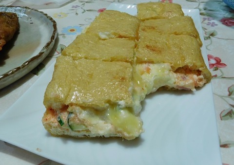 ポテサラ油揚げ包み焼き