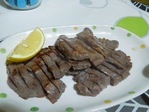 利休の牛タン塩焼き