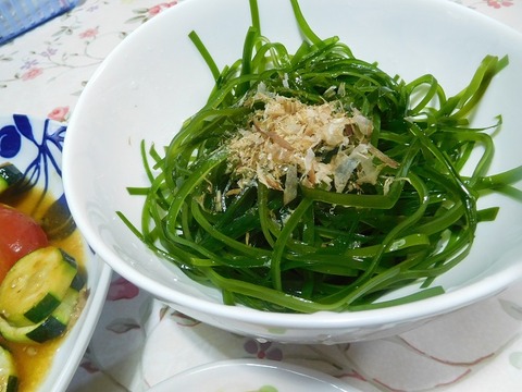 切り昆布サラダ