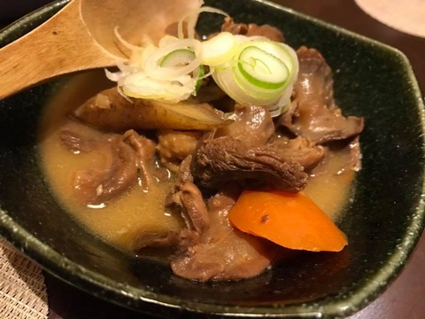 比内地鶏のモツ煮