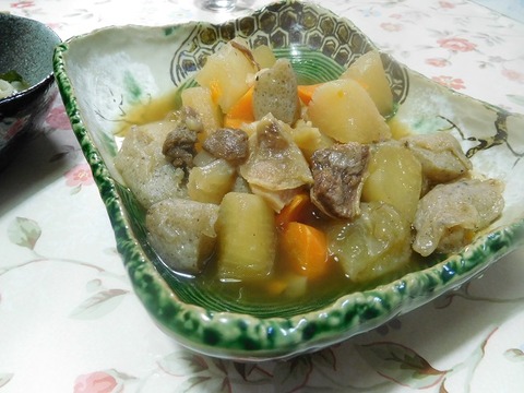 牛すじと野菜の煮込み