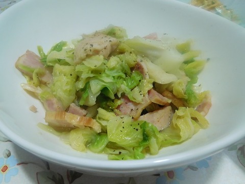 ベーコンと白菜の黒胡椒煮