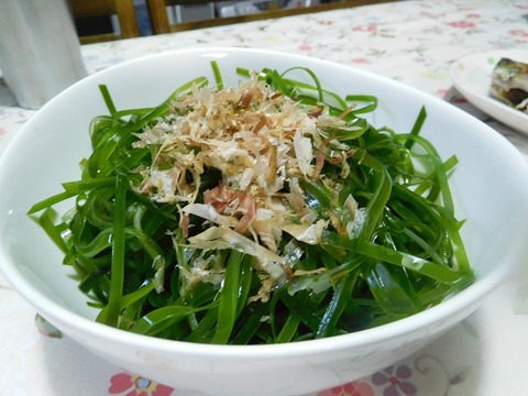 切り昆布サラダ