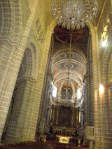 エボラの教会内部