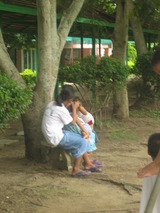 しらみをつぶす姉妹