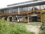 こんな山小屋も